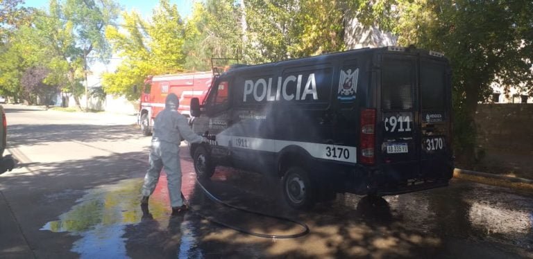 LA POLICÍA TRABAJA A DESTAJO Y AUTORIZAN A SECUESTRAR VEHÍCULOS DE INFRACTORES AL AISLAMIENTO