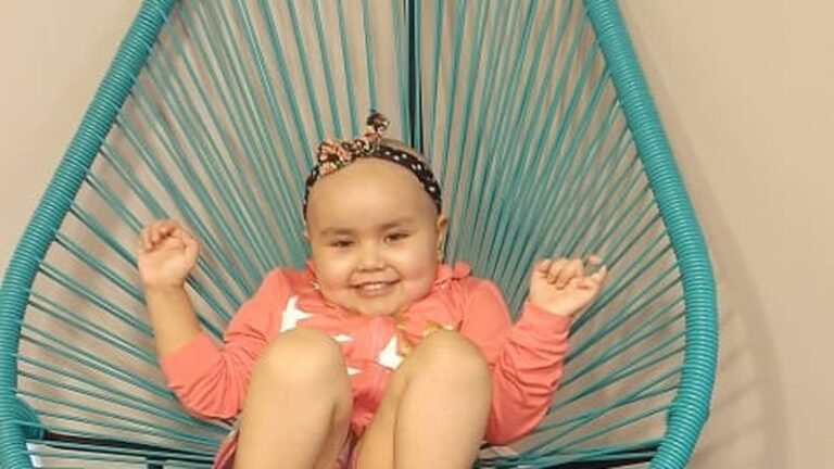 DELFINA DA PELEA AL CÁNCER EN EL CENTRO DE LA PANDEMIA