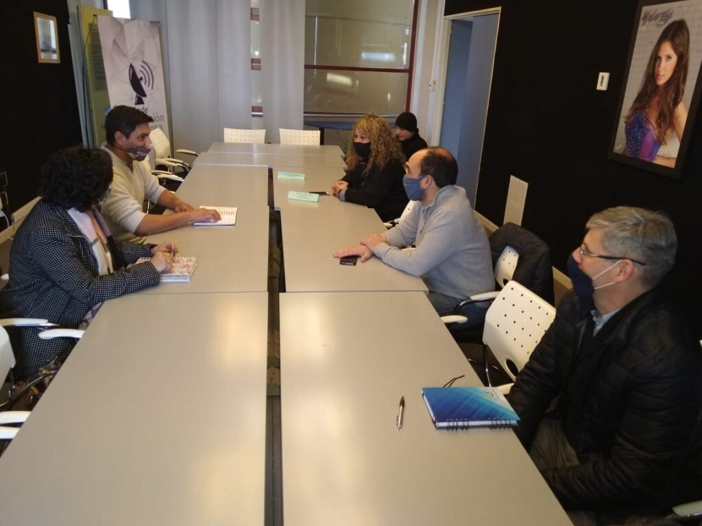 ENTREGARON DISPOSITIVOS DE CONECTIVIDAD A ESCUELAS DE MALARGÜE 2 fc667aa0 90cc 4ee8 9cae 860ced86ef67