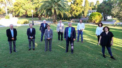 MÉDICOS Y ESPECIALISTAS CUESTIONARON A LOS INFECTÓLOGOS QUE ASESORAN AL PRESIDENTE