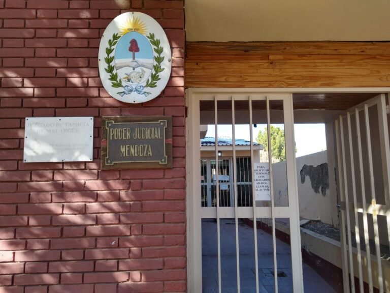EDICTO POR SUPRESIÓN DE APELLIDO