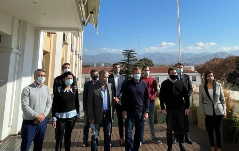 El PRO y la UCR fortalecieron Cambia Mendoza