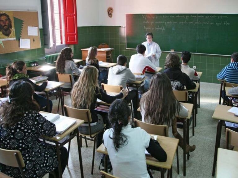 Comienza inscripción en escuelas secundarias