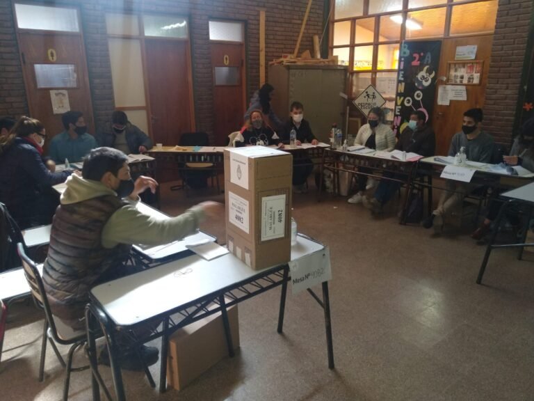 Datos oficiales: Cambia Mendoza ganó con el 43,07% , tercero el voto en blanco