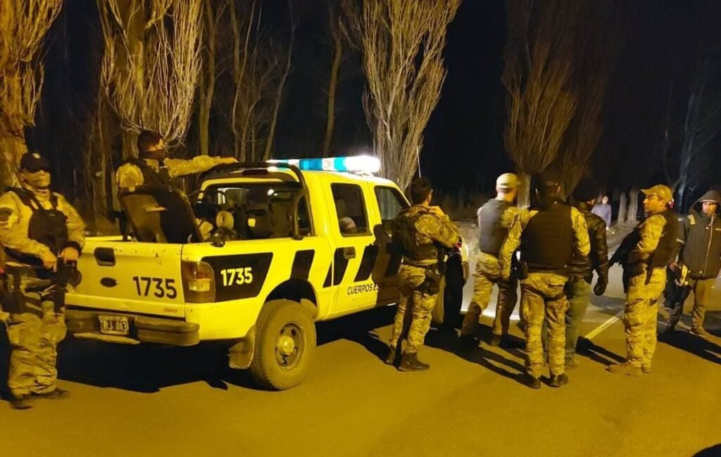 Tensión por un hombre atrincherado 3 movil para intervenir