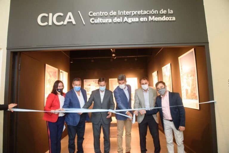 Suarez inauguró laboratorio de Irrigación y Centro de la Cultura del Agua