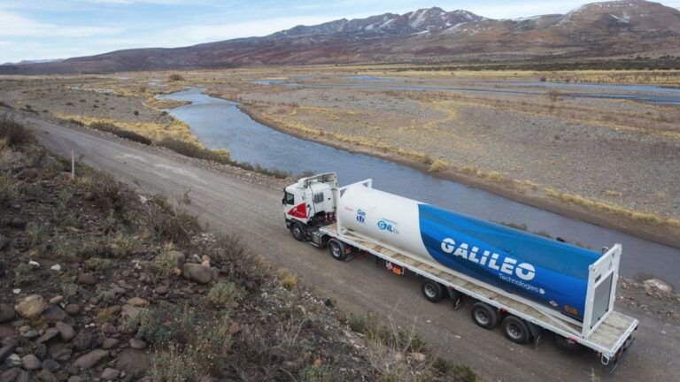 Impedirían salida de camiones de gas