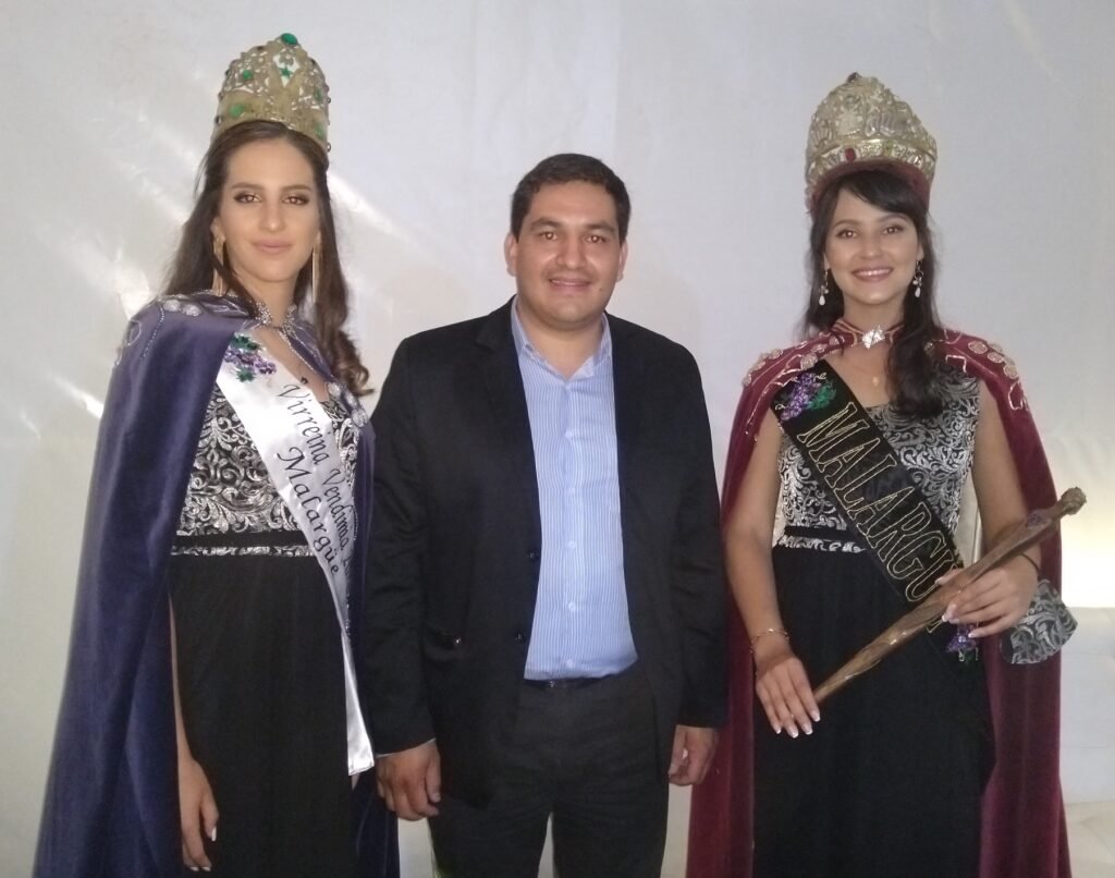 vendimia 2022 REINA Y VIRREINA CON EL INTENDENTE2