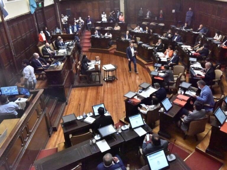 Crisis total en el PJ mendocino: senadores anti K amenazan con romper el bloque