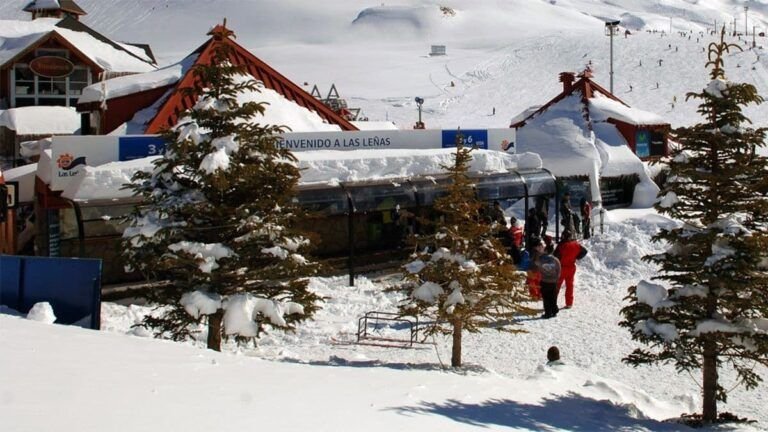 Las Leñas permitirá visitantes este fin de semana pero no para esquiar