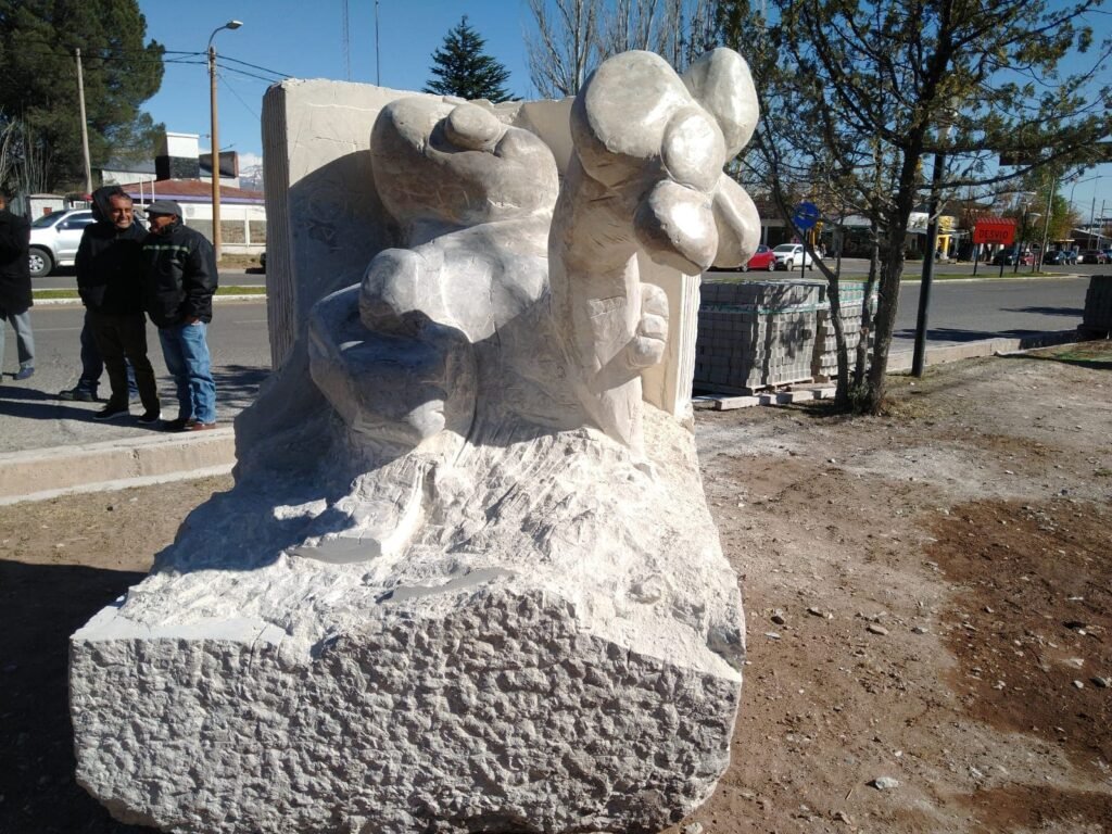 En el día de la paz inauguraron esculturas 6 escultura 1