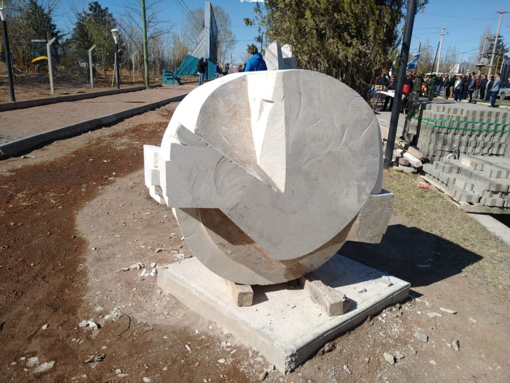 En el día de la paz inauguraron esculturas 9 escultura 3