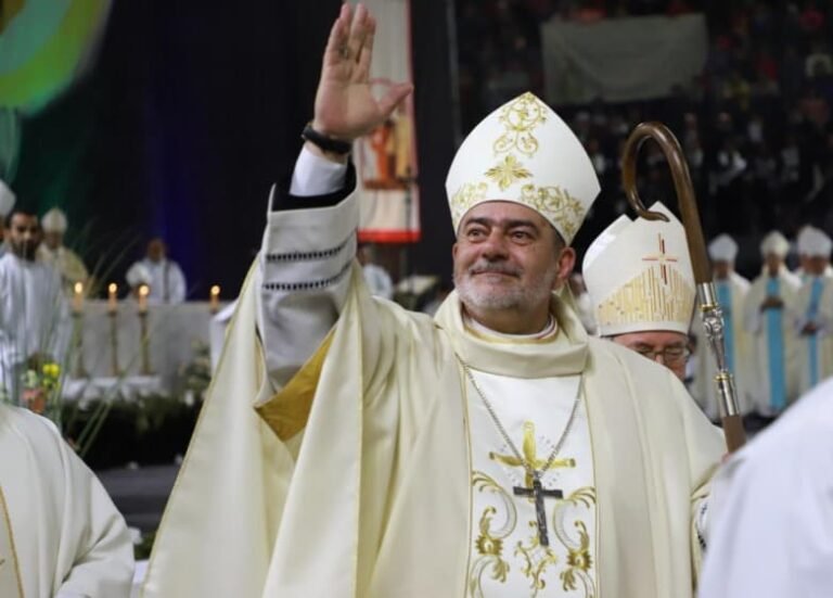 Obispado de San Rafael admite que  renuncia de Mons. Domínguez se debió a denuncias por conductas indebidas