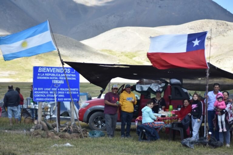 Encuentro argentino-chileno el Paso Planchón-Vergara