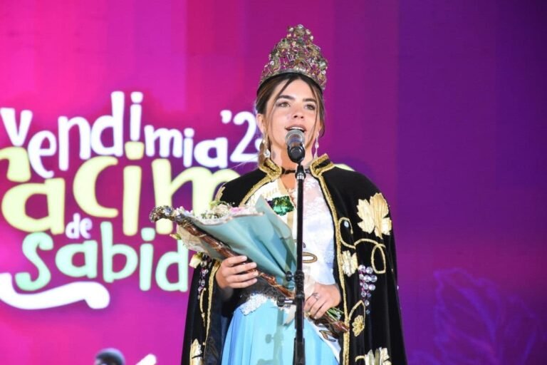 Reina de la Vendimia se defendió de ataques en redes sociales