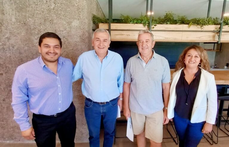 Cobos, junto a Ojeda y Laferte, expresó apoyo al presidenciables Gerardo Morales