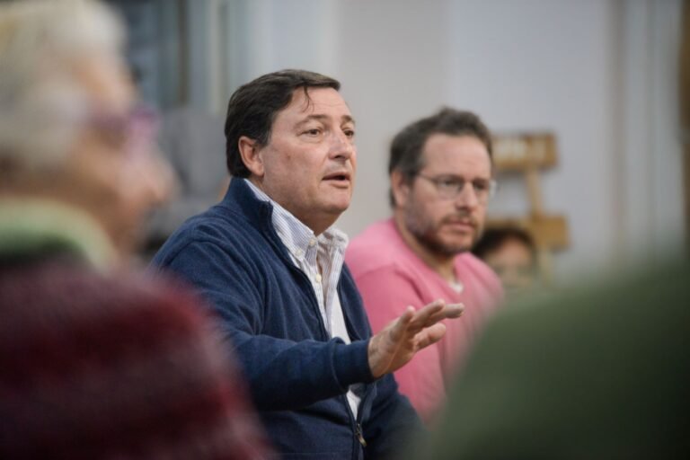 Parisi pretende crear escuelas de policías en cada departamento