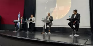 Foto de archivo debate en Thesaurus