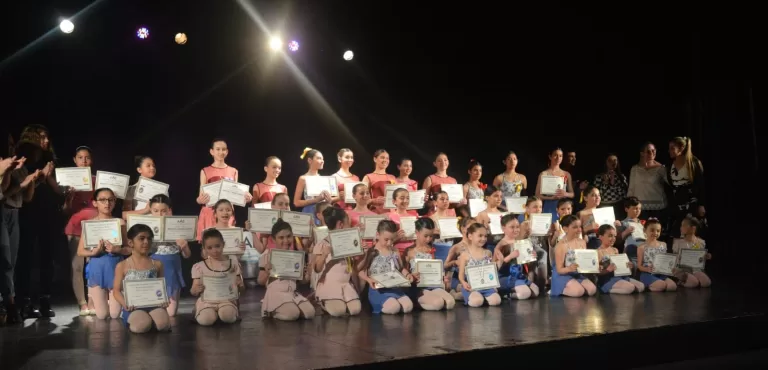 Isadora fue certificada por la Academia de New York