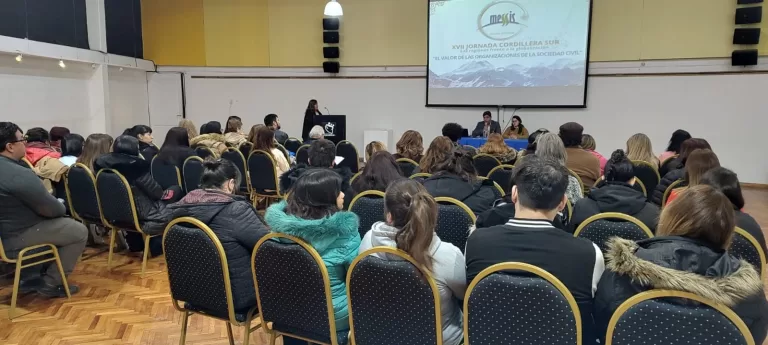 Jornadas Cordillera sur comenzaron en Thesaurus
