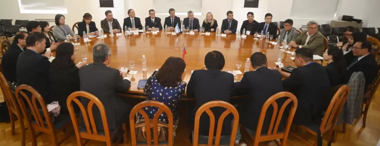 Suarez y Cornejo se reunieron con miembros de una misión comercial de Taiwán