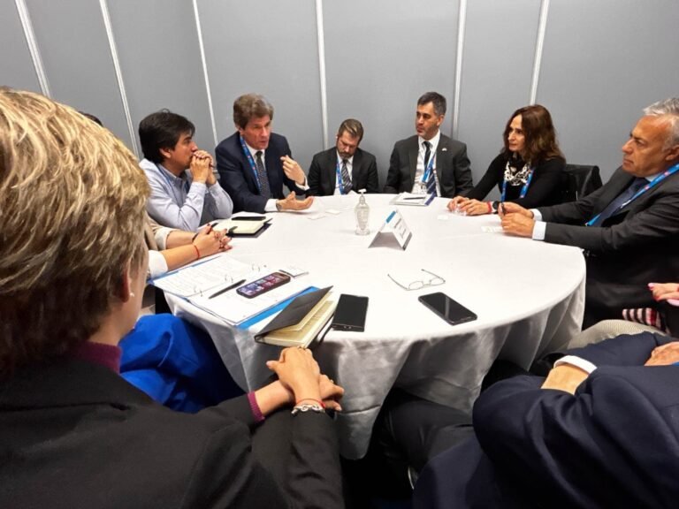 Cornejo mantuvo reuniones en Canadá para desarrollar la minería