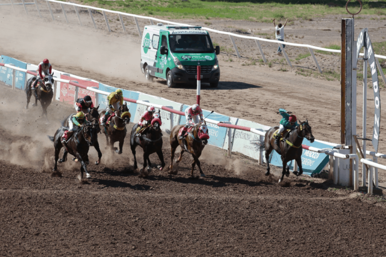 Furioso de Acero se quedó con el “Gran Clásico Vendimia”