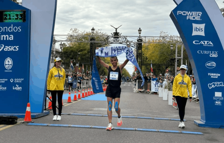 Carlos Becerra ganó los 42k de la Maratón de Mendoza