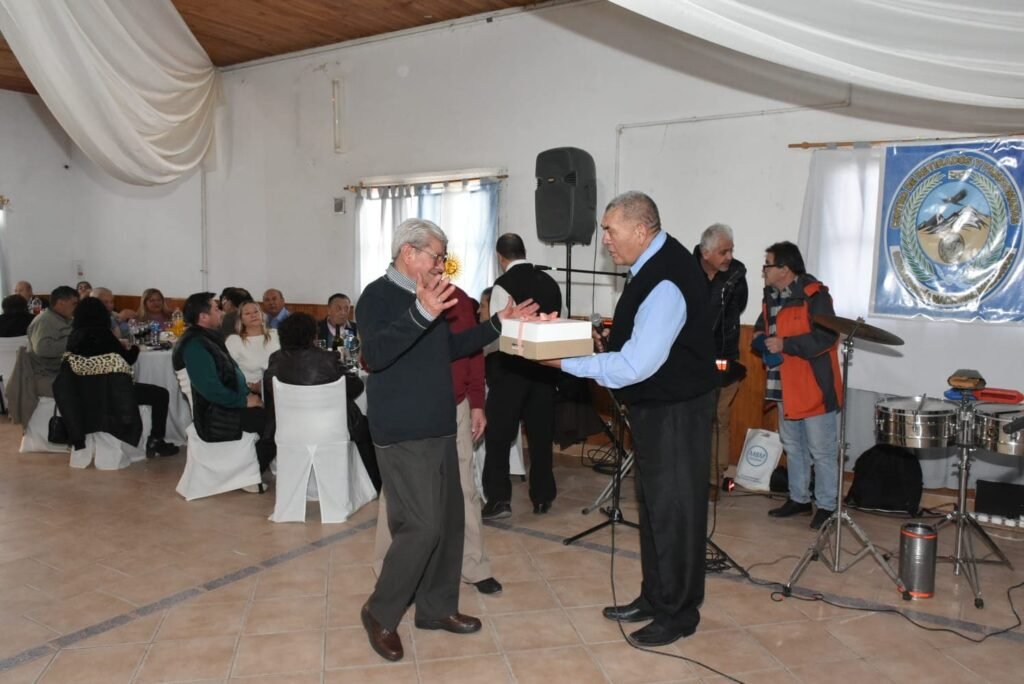 Retirados de Gendarmería realizaron almuerzo y homenajes 3 almuerzo gendarmeria1