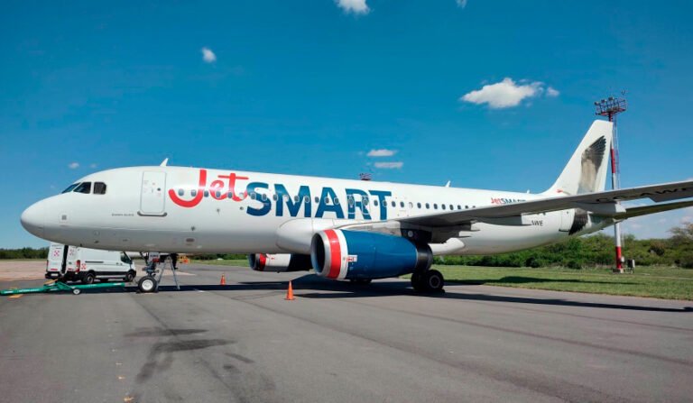Más frecuencias aéreas suma Mendoza