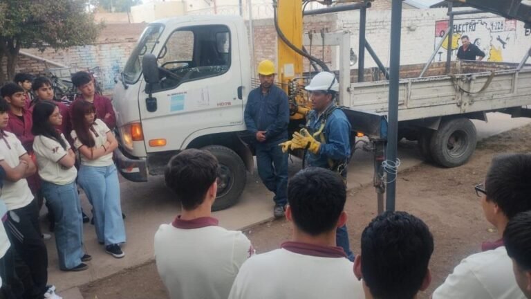 Empresa privada capacitó a alumnos de la escuela técnica electromecánica