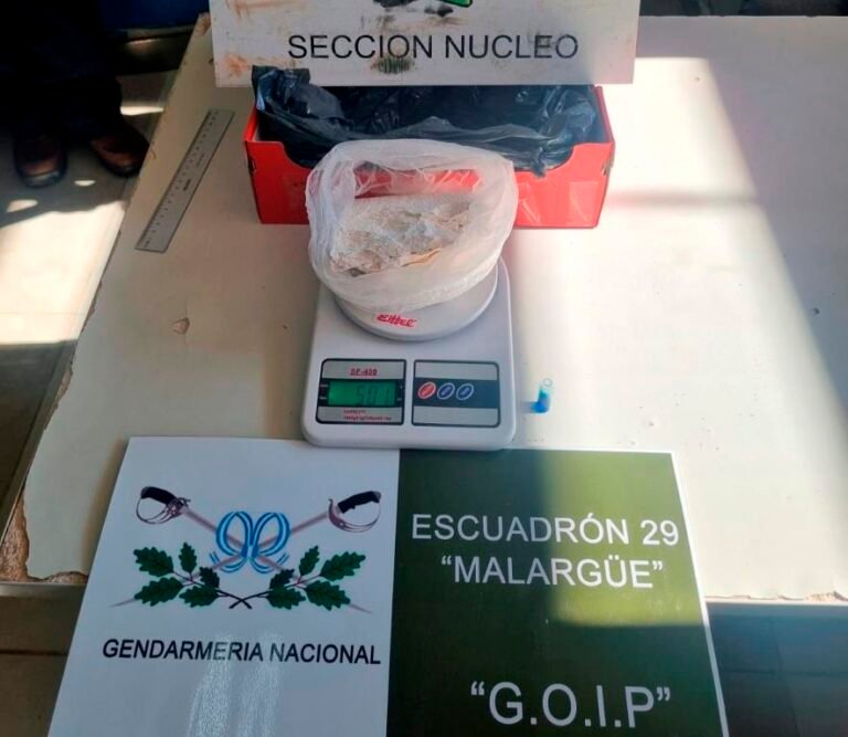 Mujer embarazada retiró una encomienda con cocaína