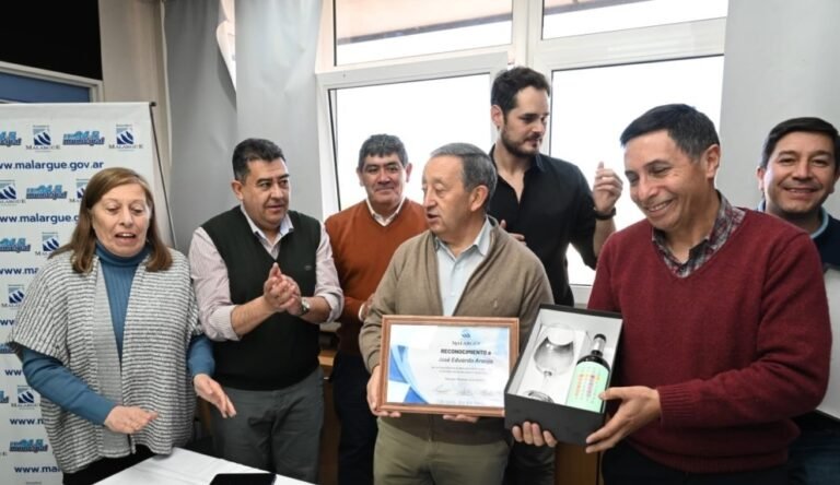 Eduardo Araujo fue reconocido por su trayectoria en el periodismo