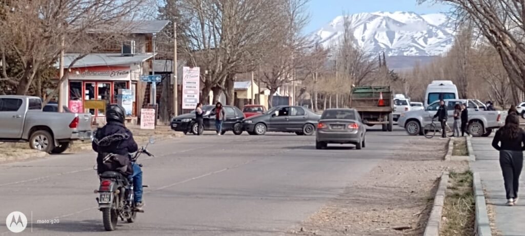 Vecinos reclaman semáforos urgentes en Fortín Malargüe y Corbalán: una esquina marcada por el peligro 1 WhatsApp Image 2025 08 07 at 3.39.51 PM 1