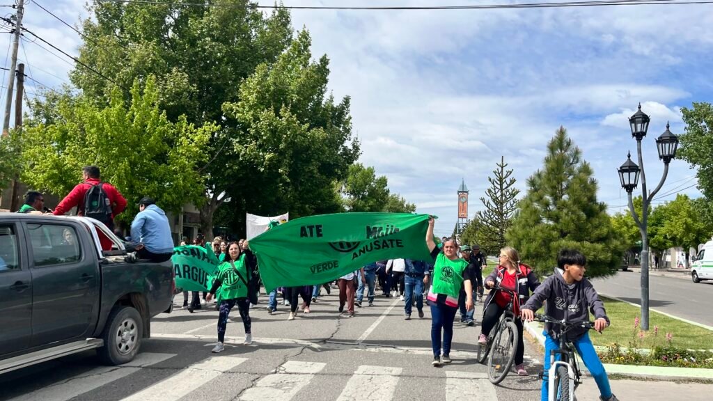 Amplia adhesión al paro municipal en Malargüe y reclamo por mejoras salariales 6 IMG 2912