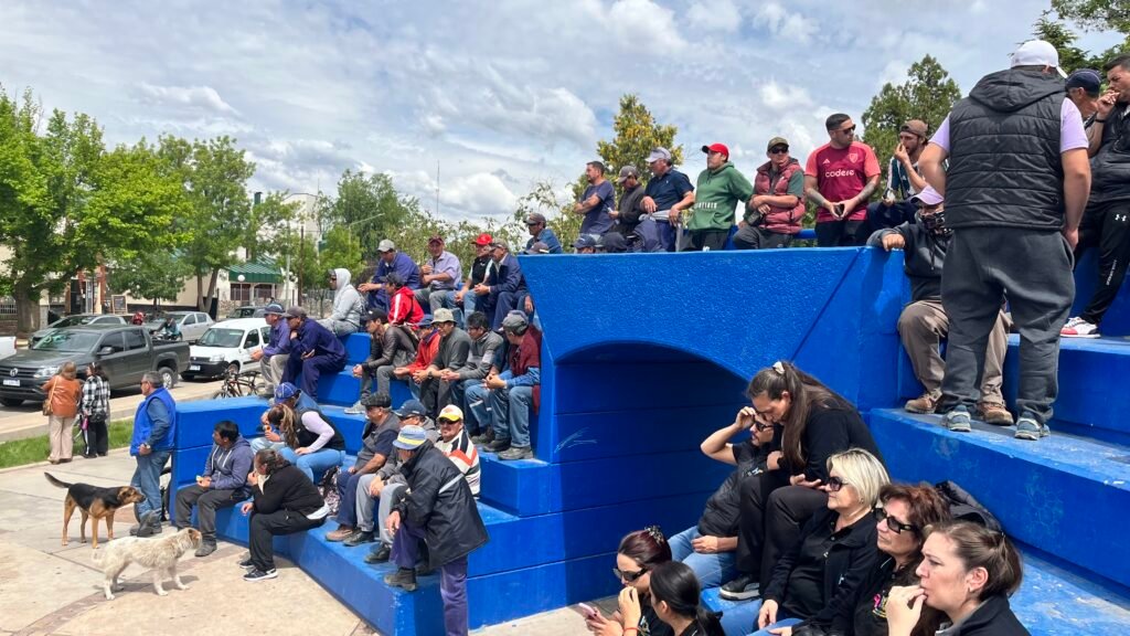 Amplia adhesión al paro municipal en Malargüe y reclamo por mejoras salariales 7 IMG 2918