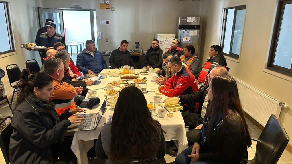 Autoridades de Argentina y Chile coordinaron acciones ante posible contingencia volcánica del Peteroa 3 WhatsApp Image 2025 10 29 at 11.27.27 AM