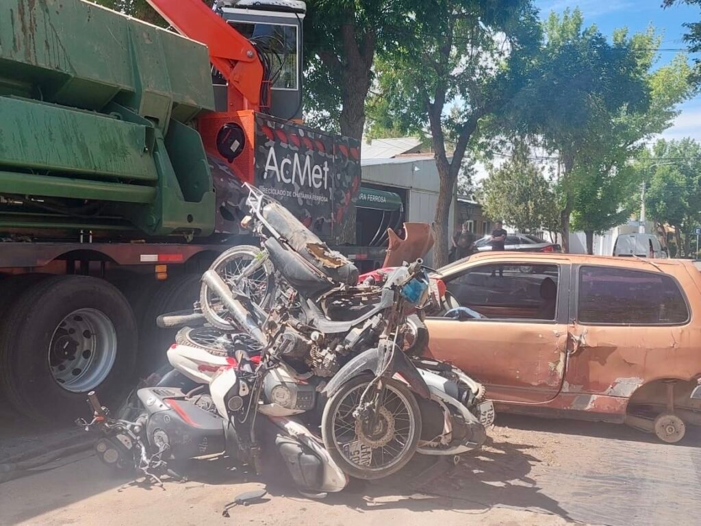Finalizó la compactación de vehículos en la playa de secuestro vial de Malargüe. 5 4c586a9e bd79 4f74 b8d3 0bba9286b644