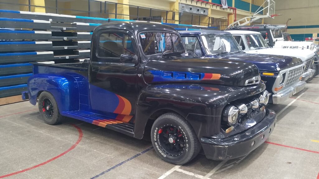 Hoy Malargüe se llena de motores y solidaridad con el Encuentro de Clásicos Multimarcas 12 WhatsApp Image 2025 11 08 at 10.24.17 AM