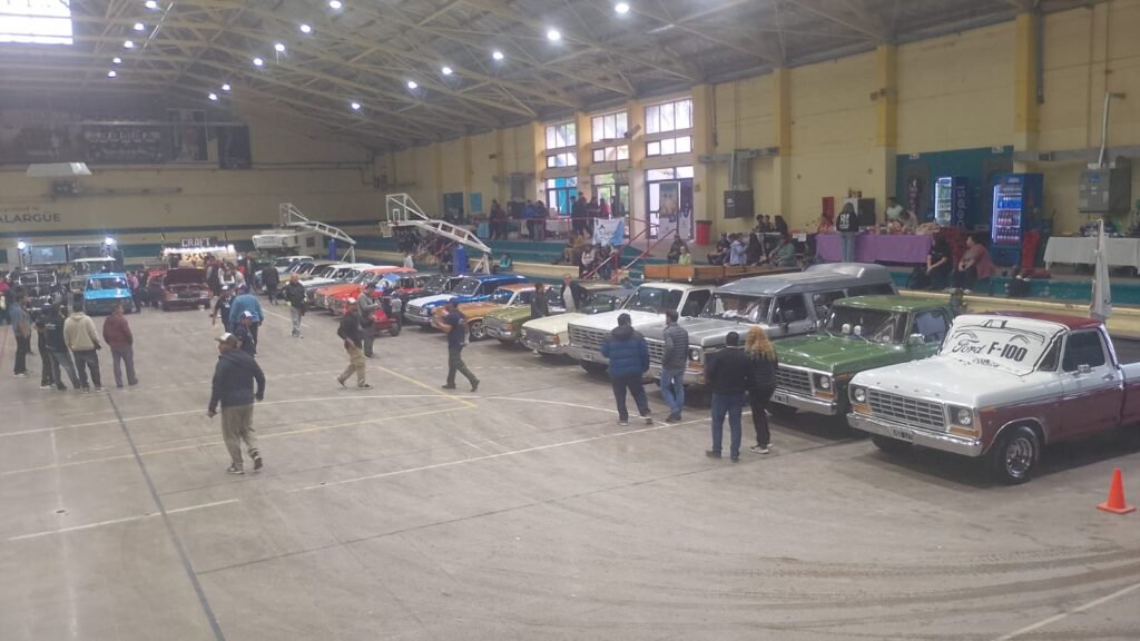 Hoy Malargüe se llena de motores y solidaridad con el Encuentro de Clásicos Multimarcas 13 WhatsApp Image 2025 11 08 at 12.09.47 PM