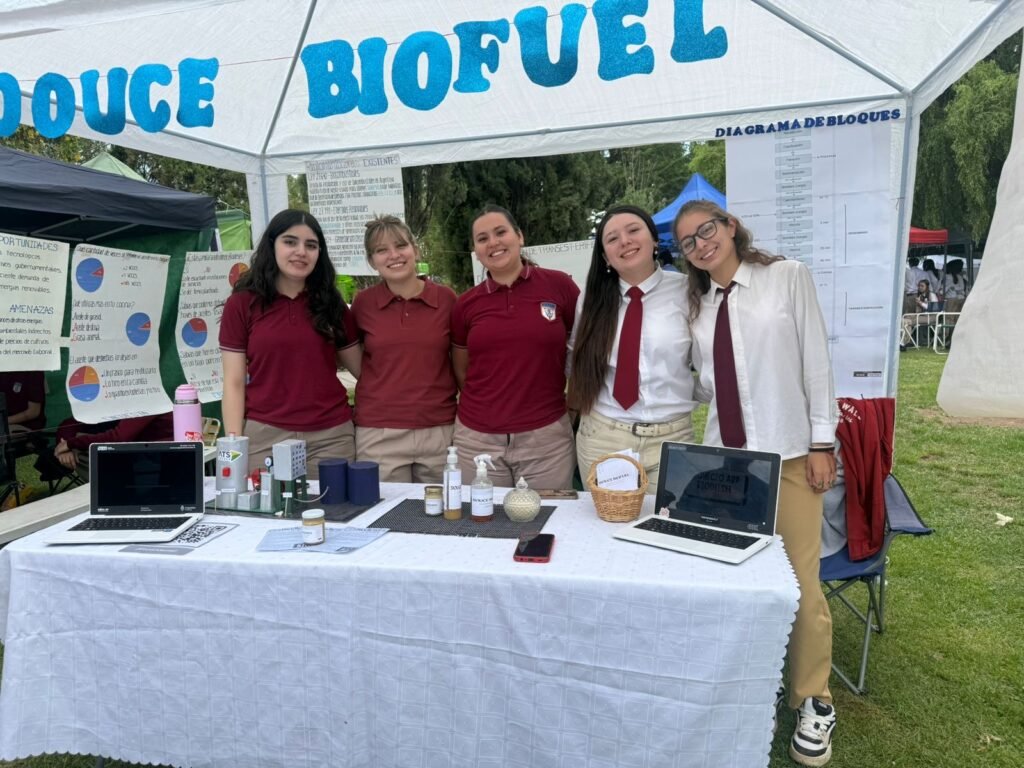 El E.S.T.I.M realizó una ExpoTencia histórica con más de 200 proyectos 4 8f37cdf7 3bf8 4f27 8358 886daf0e2ed3