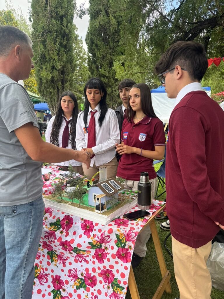 El E.S.T.I.M realizó una ExpoTencia histórica con más de 200 proyectos 10 980c51c2 cb36 4a3b af14 8d30baf7b121