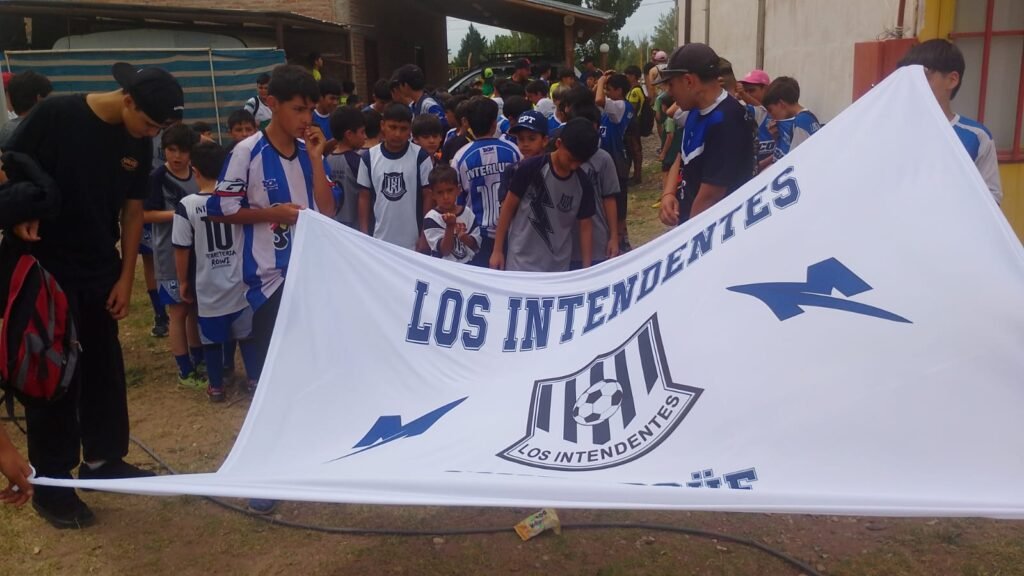 Malargüe Cup 2025: desfile, emoción y fútbol internacional en el inicio de su tercera edición 6 WhatsApp Image 2025 12 07 at 9.21.41 AM