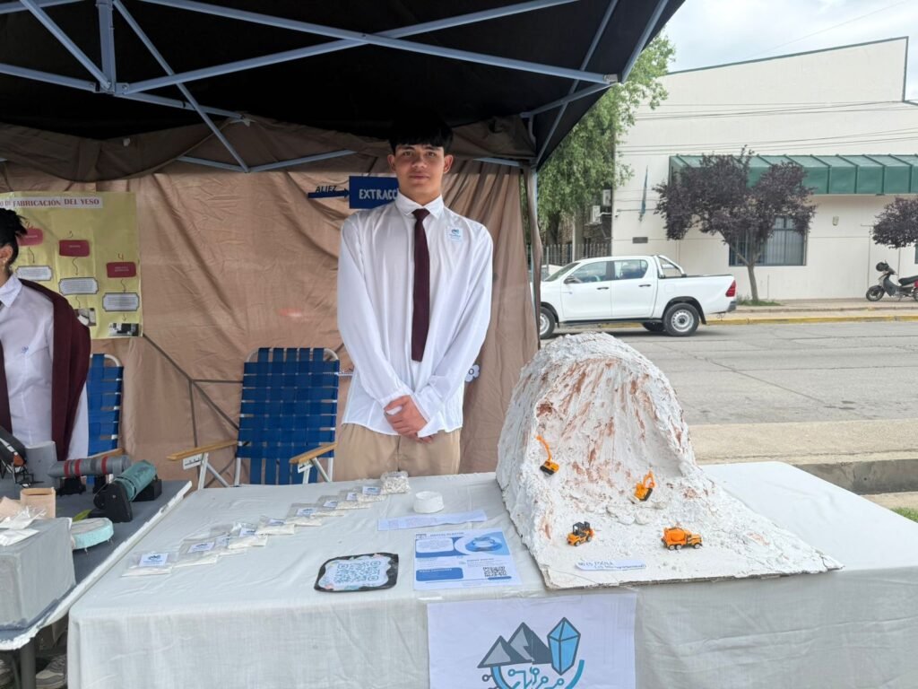 El E.S.T.I.M realizó una ExpoTencia histórica con más de 200 proyectos 18 a67248ce 3f38 454e 88e1 a50abc339be8