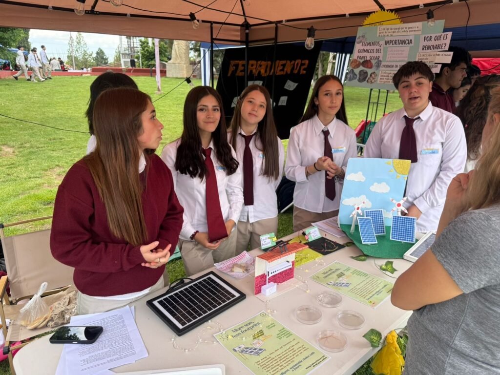 El E.S.T.I.M realizó una ExpoTencia histórica con más de 200 proyectos 19 b8e8bbda 8ae2 44e7 834a f0bbcbb0e6c0