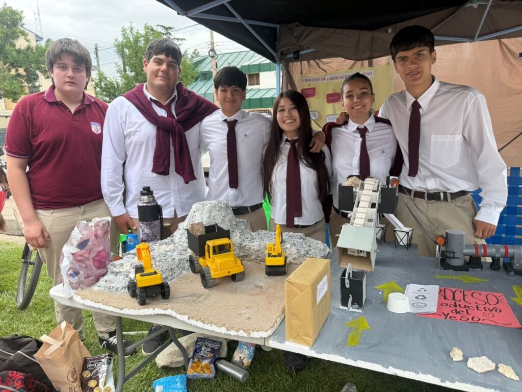 El E.S.T.I.M realizó una ExpoTencia histórica con más de 200 proyectos 23 e3eedc6d f844 4452 9d7e a28885116218