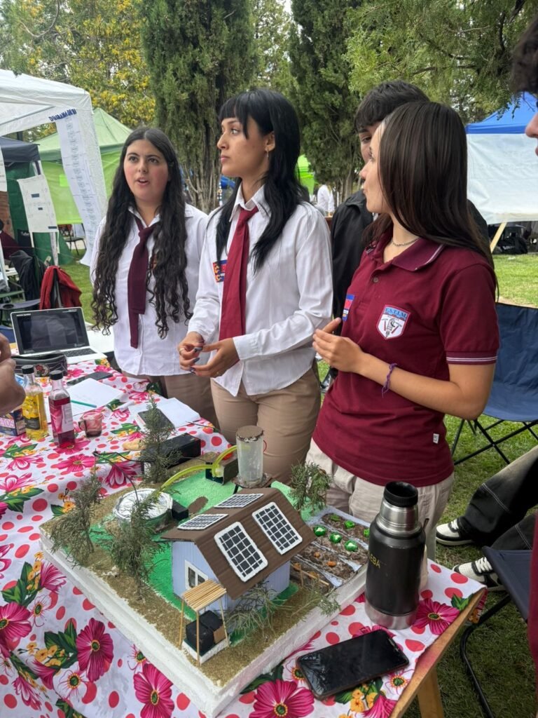 El E.S.T.I.M realizó una ExpoTencia histórica con más de 200 proyectos 24 e7fa6a29 fe4d 4a22 9c9c a210bb5e441c