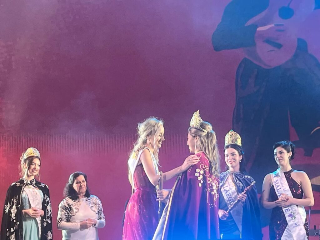 Vendimia Departamental Malargüe 2026: Lourdes Arroyo fue elegida Reina y Rosario Cabello Virreina 2 WhatsApp Image 2026 01 08 at 9.07.45 AM