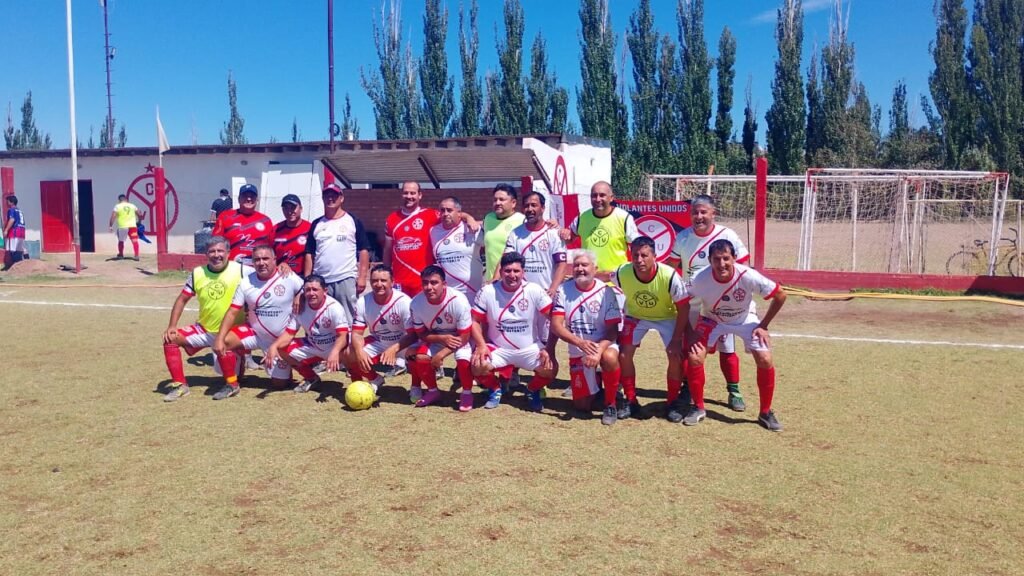 Veteranos en Volantes Unidos: Ferrosol dio la nota y Volantes pegó justo ante San Lorenzo 7 Volantes Unidos