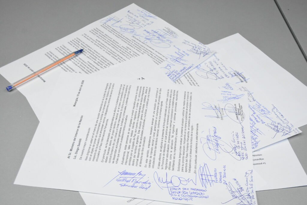 Reunión Bicameral en Malargüe autoridades impulsan soluciones por trámites en el Paso Pehuenche. 4 DSC 0898